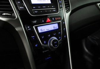 Подержанный автомобиль Hyundai i30 Hatchback 2015 года (15 фото)