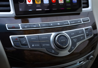 Подержанный автомобиль Infiniti QX60 2017 года (20 фото)