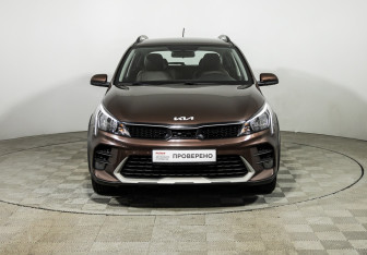 Подержанный автомобиль Kia Rio Hatchback 2021 года (2 фото)