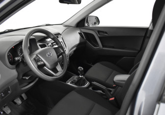 Подержанный автомобиль Hyundai Creta 2019 года (9 фото)