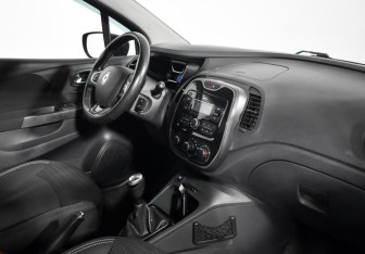Подержанный автомобиль Renault Kaptur 2019 года (13 фото)