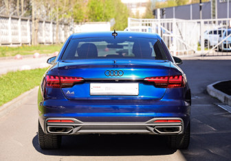 Подержанный автомобиль Audi A4 Sedan 2021 года (7 фото)