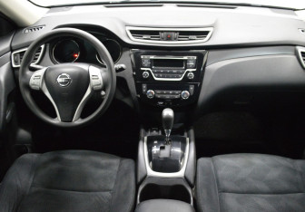 Подержанный автомобиль Nissan X-Trail 2016 года (14 фото)