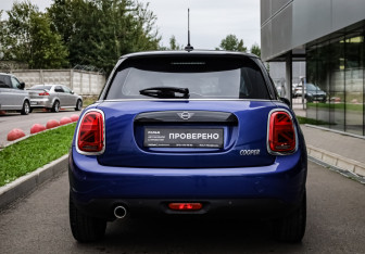 Подержанный автомобиль MINI Hatch 2018 года (5 фото)