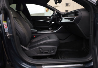 Подержанный автомобиль Audi A7 2018 года (27 фото)