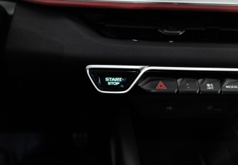 Подержанный автомобиль Geely Coolray 2023 года (19 фото)