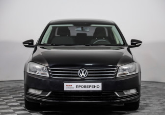 Подержанный автомобиль Volkswagen Passat Sedan 2012 года (2 фото)
