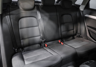 Подержанный автомобиль Audi Q3 2018 года (22 фото)