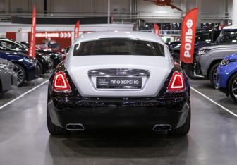 Подержанный автомобиль Rolls-Royce Wraith 2016 года (27 фото)