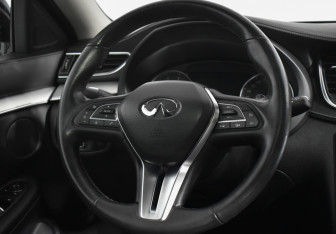 Подержанный автомобиль Infiniti QX50 2018 года (21 фото)