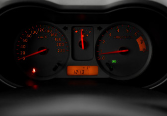 Подержанный автомобиль Nissan Note 2008 года (16 фото)