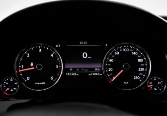 Подержанный автомобиль Volkswagen Touareg 2017 года (22 фото)