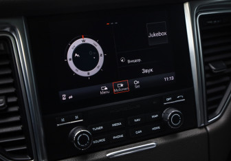 Подержанный автомобиль Porsche Macan 2018 года (15 фото)
