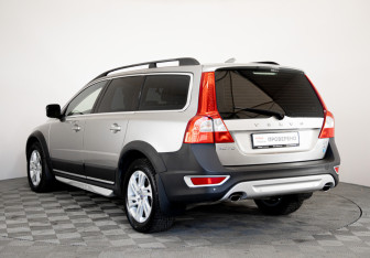 Подержанный автомобиль Volvo XC70 2012 года (7 фото)