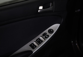 Подержанный автомобиль Hyundai Solaris Sedan 2016 года (14 фото)