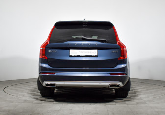 Подержанный автомобиль Volvo XC90 2019 года (6 фото)