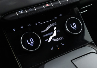 Подержанный автомобиль Exeed LX 2023 года (19 фото)