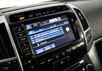 Подержанный автомобиль Toyota Land Cruiser Suv 2012 года (20 фото)