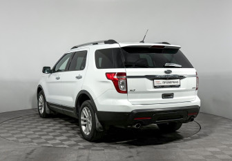 Подержанный автомобиль Ford Explorer 2014 года (7 фото)