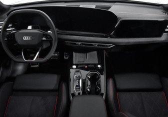 Подержанный автомобиль Audi A5 Liftback 2025 года (17 фото)