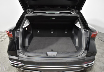 Подержанный автомобиль Omoda C5 2023 года (17 фото)