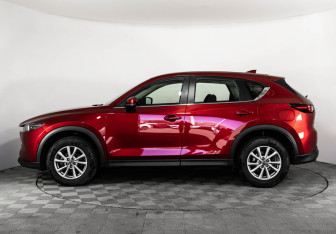 Подержанный автомобиль Mazda CX-5 2023 года (9 фото)