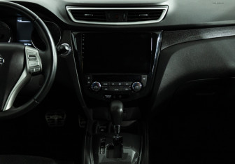 Подержанный автомобиль Nissan X-Trail 2017 года (14 фото)