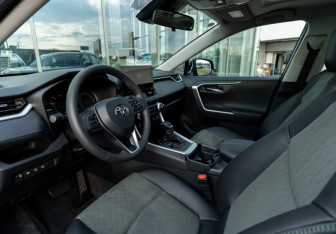 Новый Toyota RAV4 2025 (19 фото)