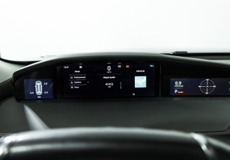 Подержанный автомобиль Changan UNI-K 2023 года (12 фото)