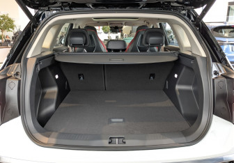 Новый Hongqi HS3 2025 (8 фото)