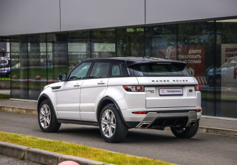 Подержанный автомобиль Land Rover Range Rover Evoque 2013 года (8 фото)