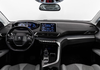 Подержанный автомобиль Peugeot 5008 Suv 2020 года (10 фото)