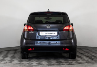 Подержанный автомобиль Kia Venga 2012 года (6 фото)