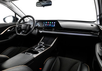 Подержанный автомобиль Omoda C5 2024 года (11 фото)