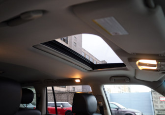 Подержанный автомобиль Infiniti QX80 2017 года (28 фото)