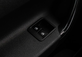 Подержанный автомобиль Volkswagen Caddy Compactvan 2012 года (22 фото)