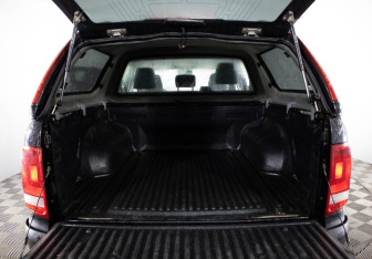 Подержанный автомобиль Volkswagen Amarok 2012 года (19 фото)