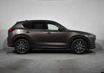 Подержанный автомобиль Mazda CX-5 2019 года (3 фото)