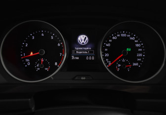 Подержанный автомобиль Volkswagen Tiguan 2017 года (21 фото)