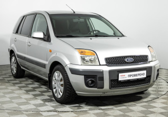 Подержанный автомобиль Ford Fusion 2006 года (3 фото)