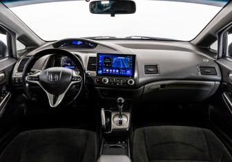 Подержанный автомобиль Honda Civic Sedan 2006 года (10 фото)