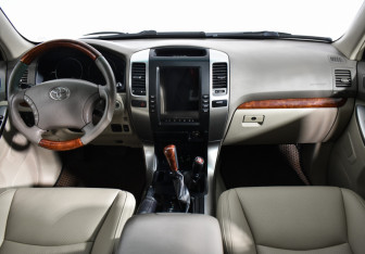 Подержанный автомобиль Toyota Land Cruiser Prado 2007 года (13 фото)