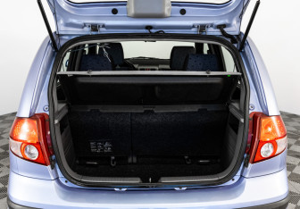 Подержанный автомобиль Hyundai Getz 2003 года (16 фото)