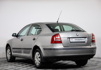 Подержанный автомобиль Skoda Octavia Liftback 2008 года (5 фото)