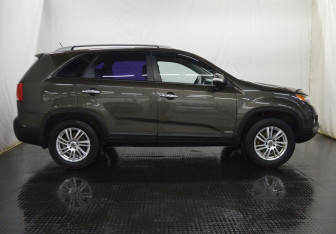 Подержанный автомобиль Kia Sorento 2011 года (4 фото)