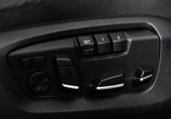 Подержанный автомобиль BMW X5 2016 года (35 фото)