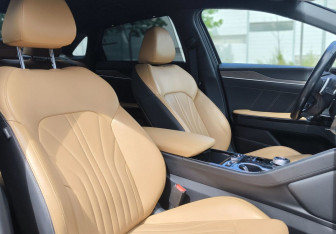 Подержанный автомобиль Kia K5 2020 года (10 фото)