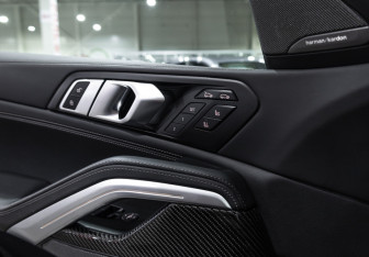 Подержанный автомобиль BMW X6 2023 года (30 фото)
