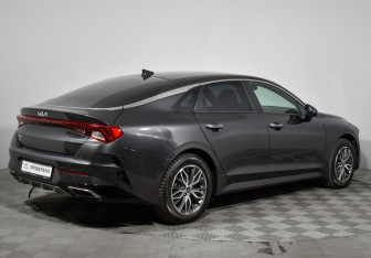 Подержанный автомобиль Kia K5 2022 года (5 фото)