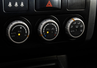 Подержанный автомобиль Nissan X-Trail 2007 года (13 фото)